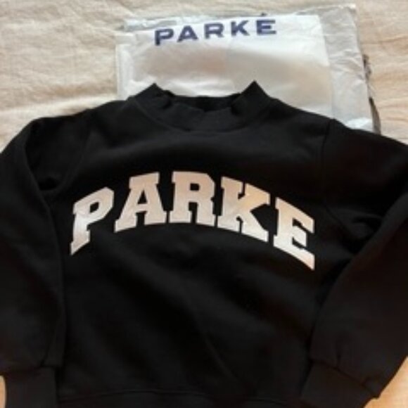 Parke Black Sweatshirt (S/M)